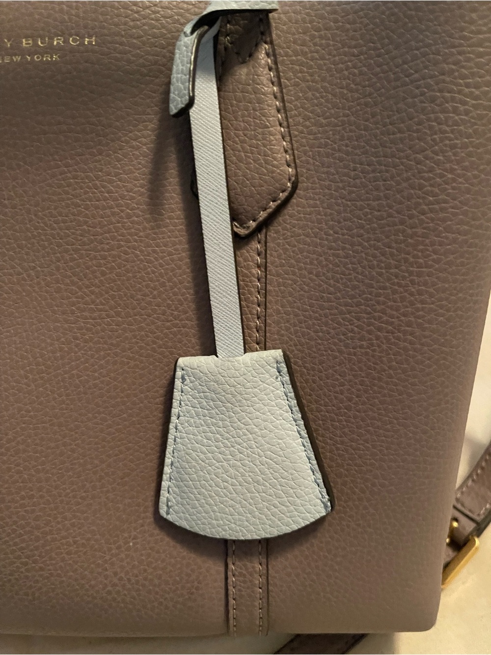Tory Burch Mauve Pebbled Leather Shoulder Bag with Light Gray Tag - Picture 5 of 11